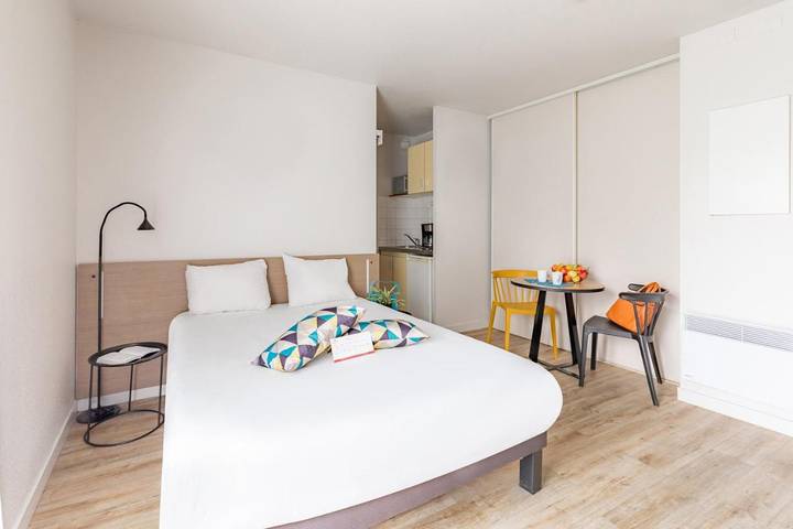Apartmenthotel für 6 Personen, mit Balkon