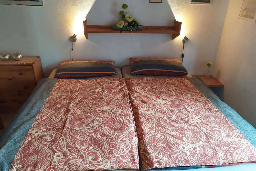Ferienhaus am Hennesee mit Terrasse in Meschede, Hochsauerlandkreis