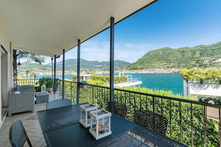 Villa per 10 persone, con Balcone e Terrazza nonché Giardino e Vista lago a San Felice del Benaco