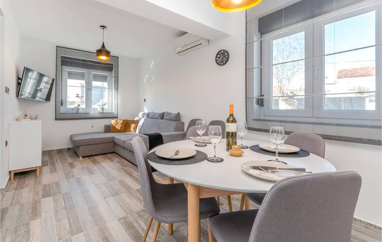 Ferienhaus für 6 Personen, mit Terrasse und Garten in Zadar - 4