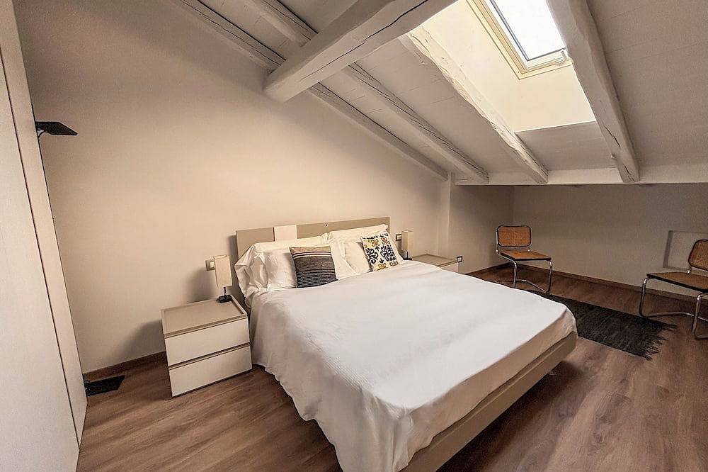 Appartamento intero, [Sky Cinema] Eleganza e design nel cuore di Trento in Trento, Dolomiti di Fiemme