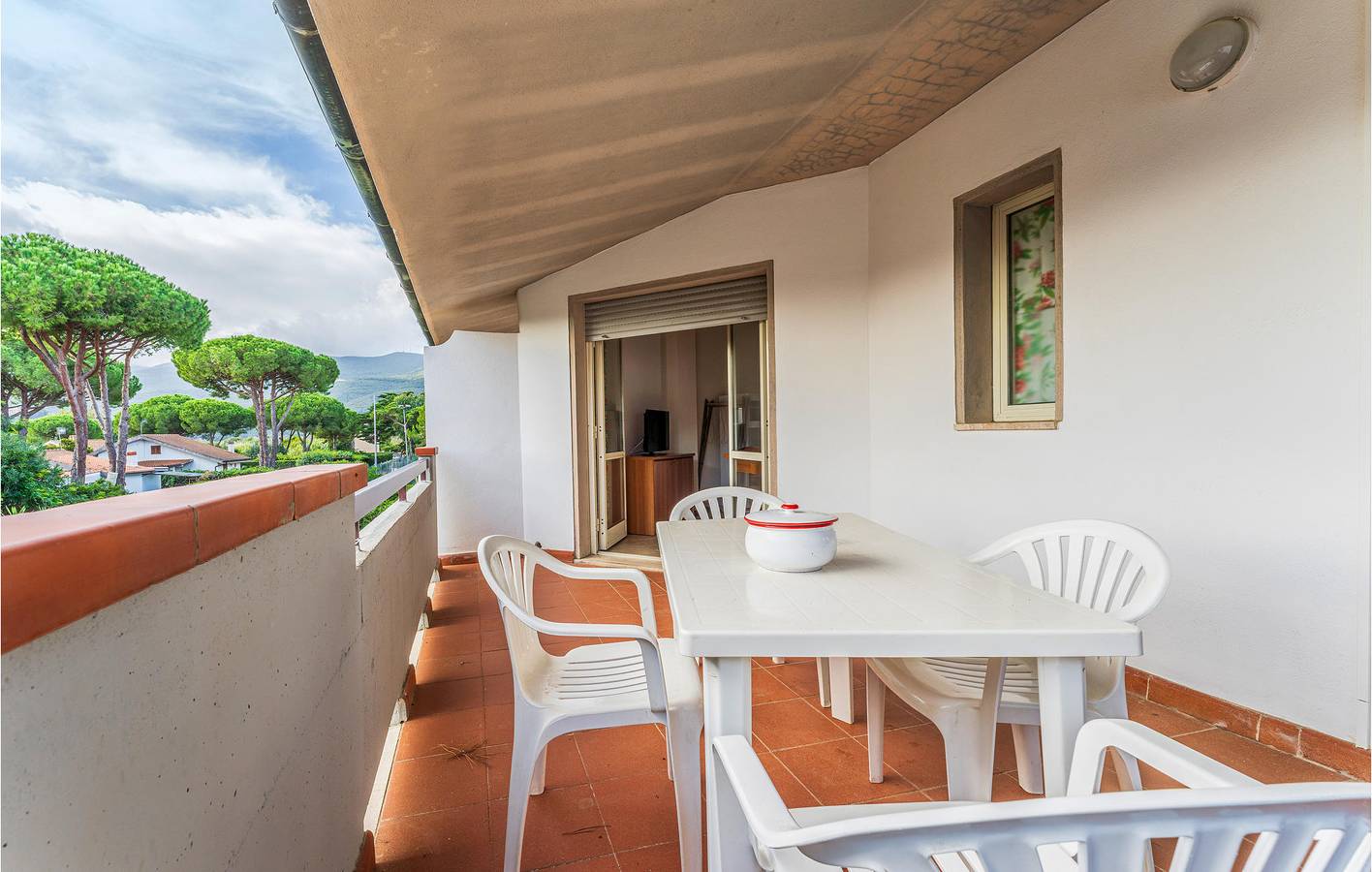 Entire holiday apartment, Beachside Haven with AC, Parking & Internet in Giannella, Grosseto Province