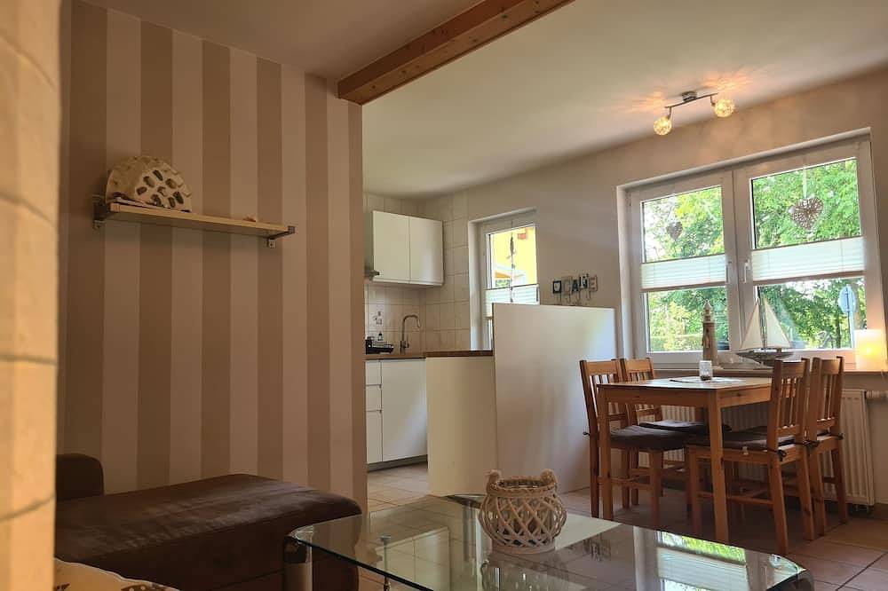 Ganze Wohnung, Bungalow am Ostseeradweg Rerik - Bungalow mit Terrasse (50m², max 4 Personen) in Ostseebad Rerik, Rerik