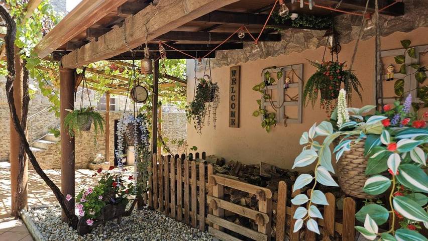 Location de vacances pour 4 personnes, avec Terrasse et Jardin ainsi que Piscine et Vue à A Cañiza - 3
