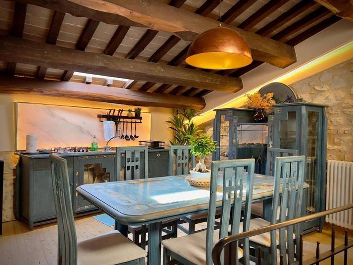 Gîte pour 4 personnes, avec jardin ainsi que piscine et jacuzzi à Trevi