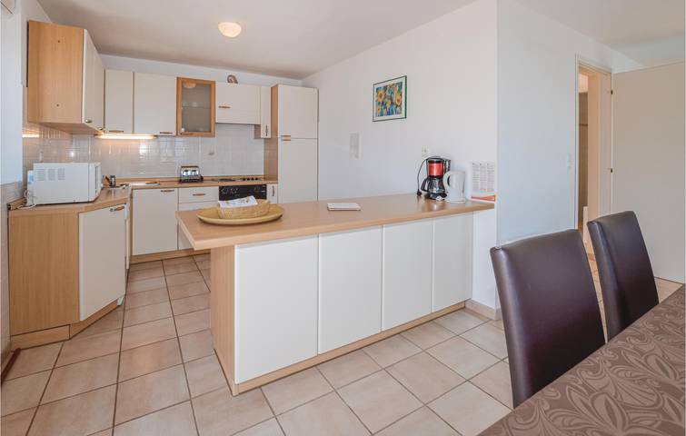 Location de vacances pour 8 personnes, avec terrasse à Calvi - 2