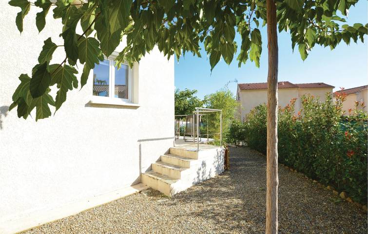 Location de vacances pour 6 personnes, avec jardin ainsi que terrasse et piscine à Cervione - 2