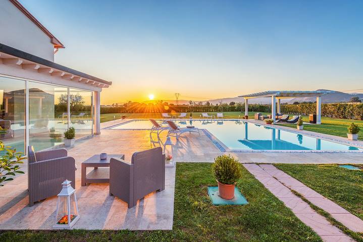 Villa per 13 persone, con Idromassaggio e Giardino nonché Sauna a Monsummano Terme