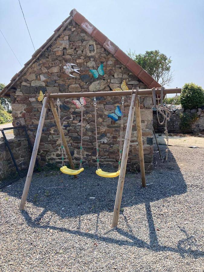 Location de vacances pour 14 personnes, avec terrasse et jardin à Lézardrieux - 3
