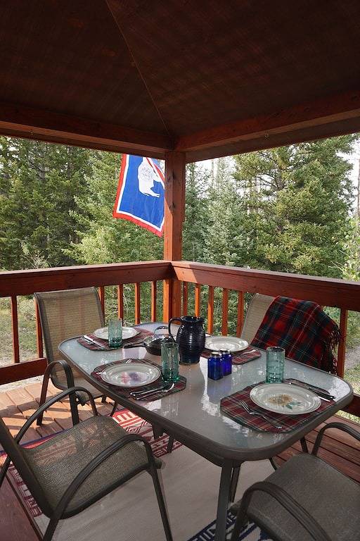 Log cabin for 6 people, with pets in Grand Teton National Park