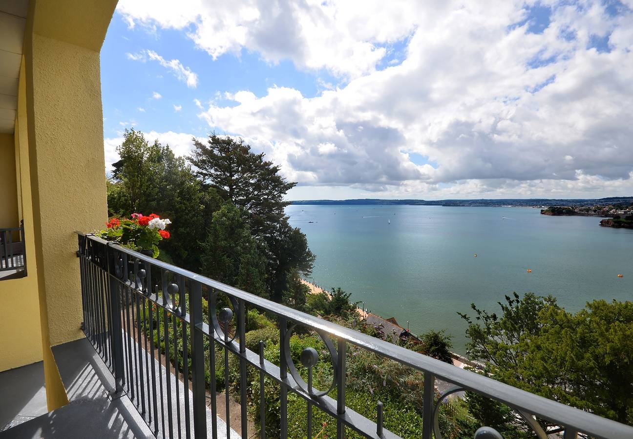 Apartment 15 Astor House in Torquay, Torbay