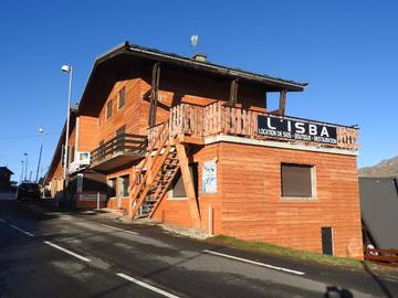 Gîte pour 10 personnes, avec vue et balcon à Boutx