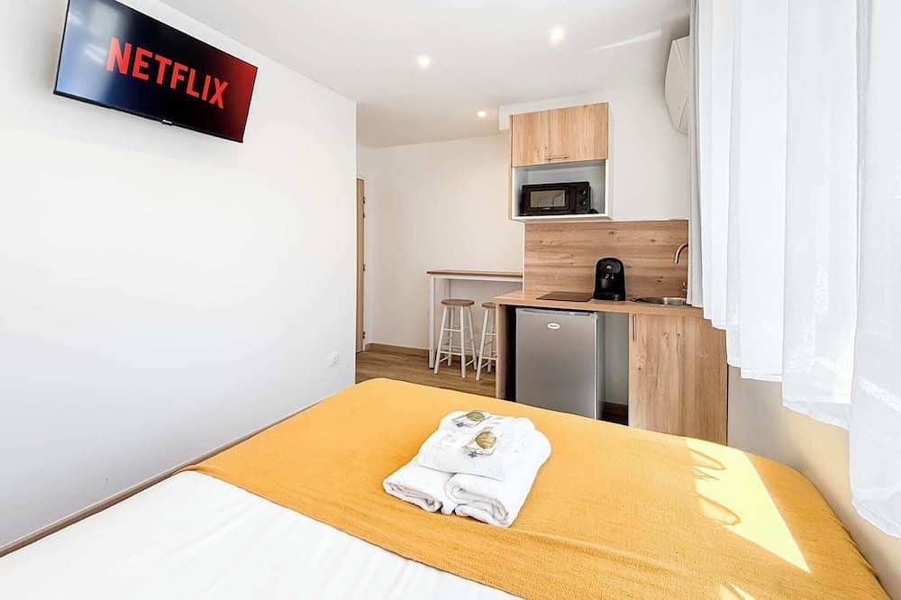 Entire apartment, Hoche A 12 - Studio Apartment, Sleeps 2 in Le Pré-Saint-Gervais, Seine-Saint-Denis