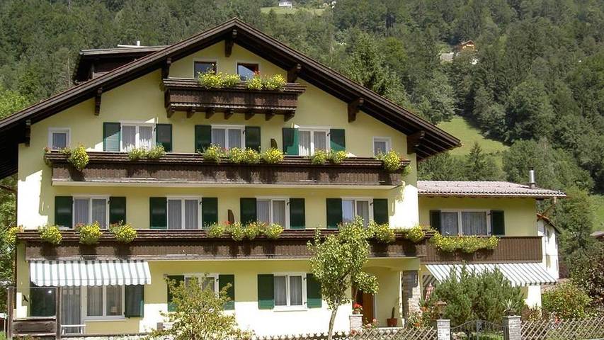 Ferienwohnung für 5 Personen, mit Ausblick und Garten, mit Haustier in Schruns
