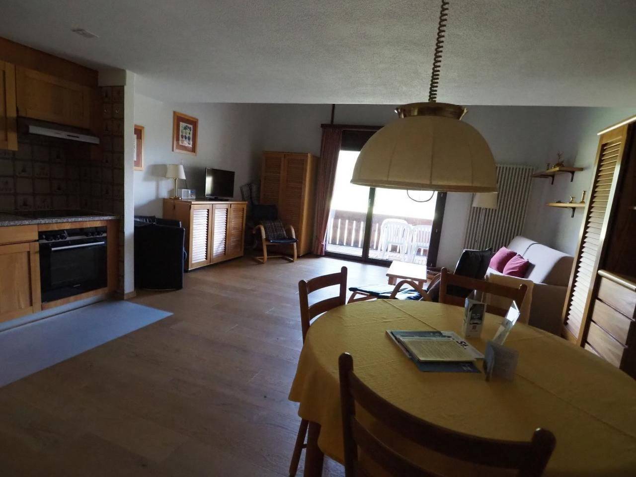 Ganze Wohnung, Residenz La Mora 23 in La Punt-Chamues-ch, Sankt Moritz