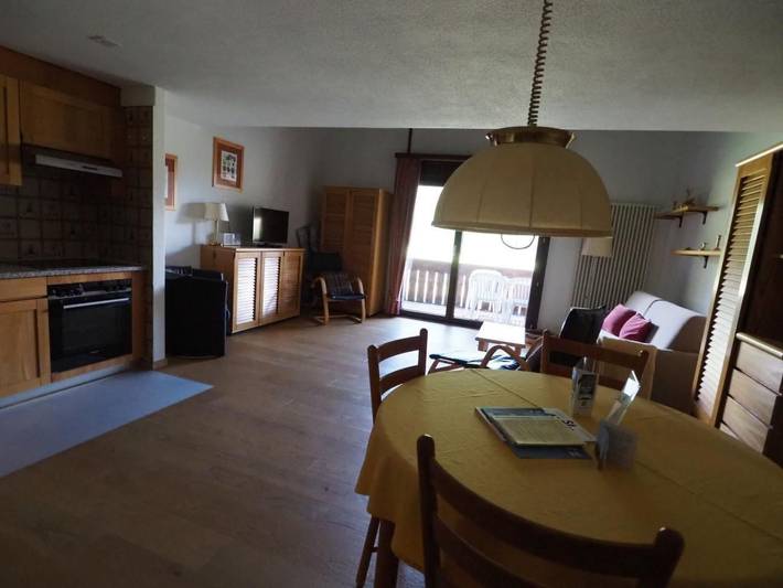 Ganze Wohnung, Residenz La Mora 23 in La Punt-Chamues-ch, Sankt Moritz