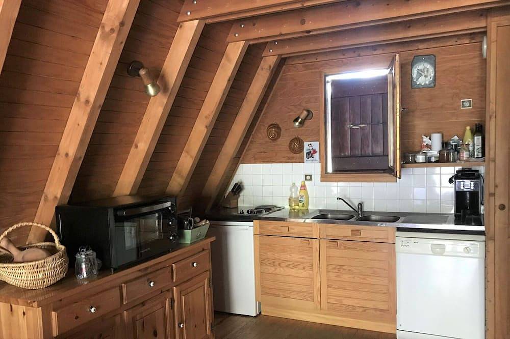 3-Room Chalet with Terrace and Free Parking in La Joue du Loup, Le Dévoluy