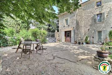 Gîte pour 6 personnes, avec piscine et jardin à Réauville