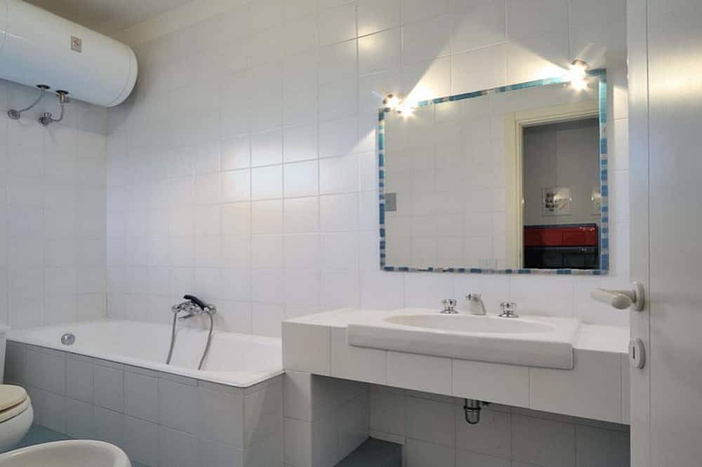 Sardinien Pula Haus 250 Meter vom Meer entfernt, Garten, Wifi unbegrenzt, Smart-Tv, Golf 2 km in Nora, Pula und Umgebung