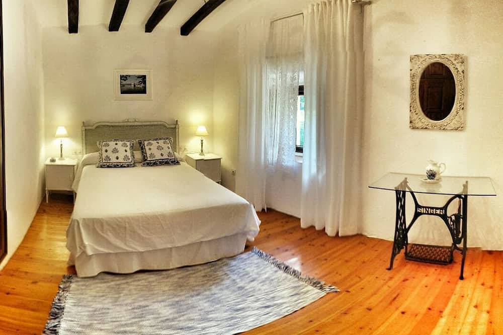 Casa Rural El Revolt de Martís (Se hacen descuentos) in Esponellá, Pla de l'Estany