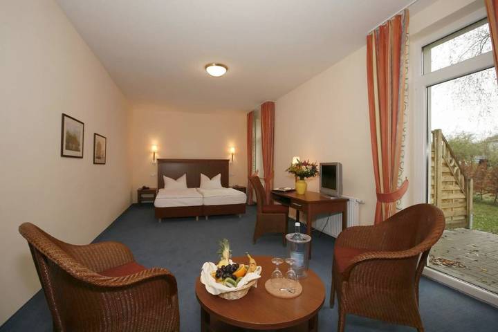 Hotel für 10 Personen, mit Terrasse am Tollensesee - 3