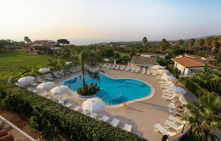 Ferienwohnung für 4 Personen, mit Whirlpool und Pool sowie Terrasse in Faro Capo Vaticano - 2