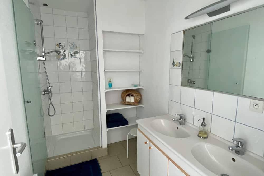 Apartamento entero, Pie pequeño para unas vacaciones junto al mar (nuevo) in Le Conquet, Región de Brest