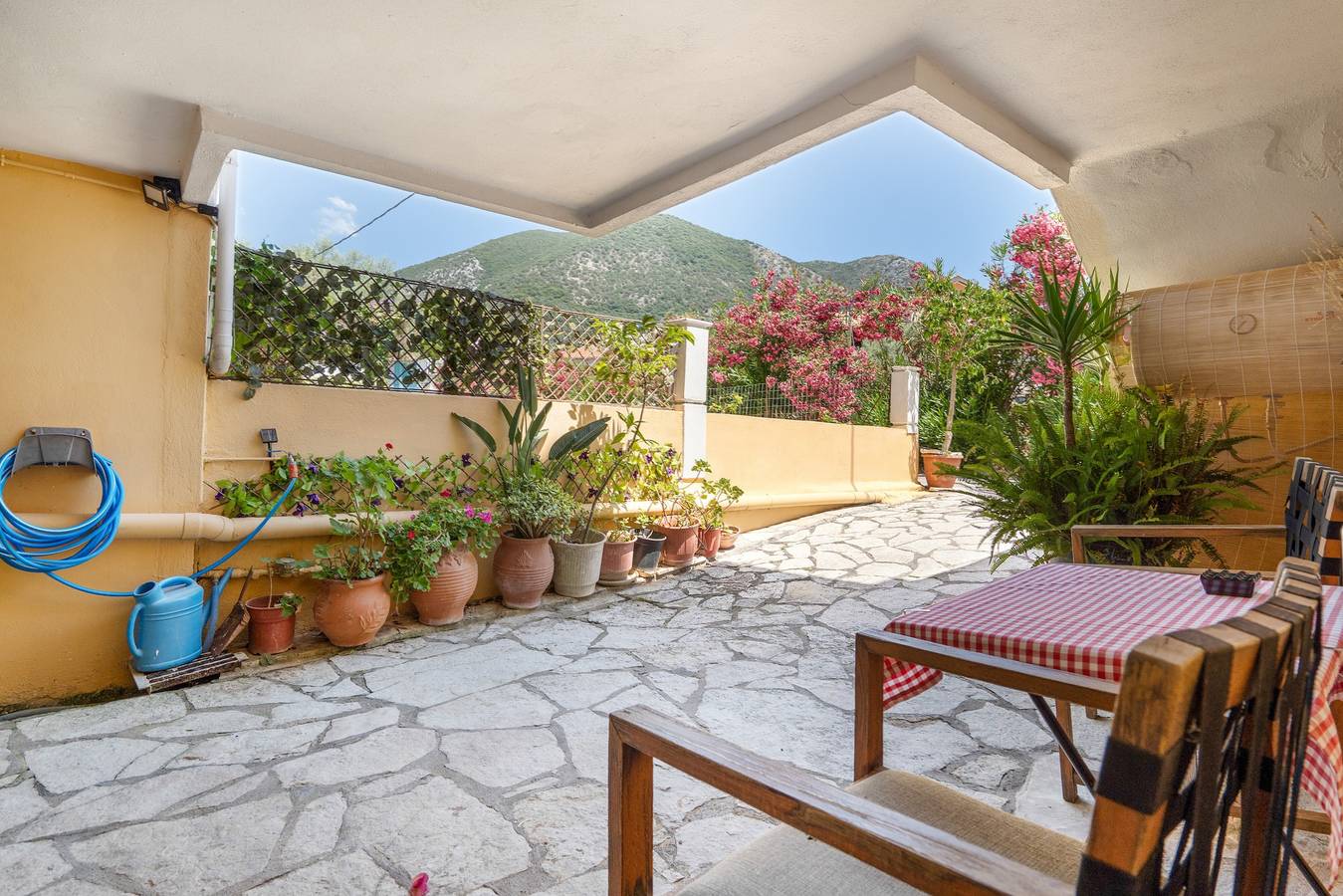 Ganzes Studio, Studio 'Mati' mit Bergblick, Wlan und Klimaanlage in Nydri, Griechenland