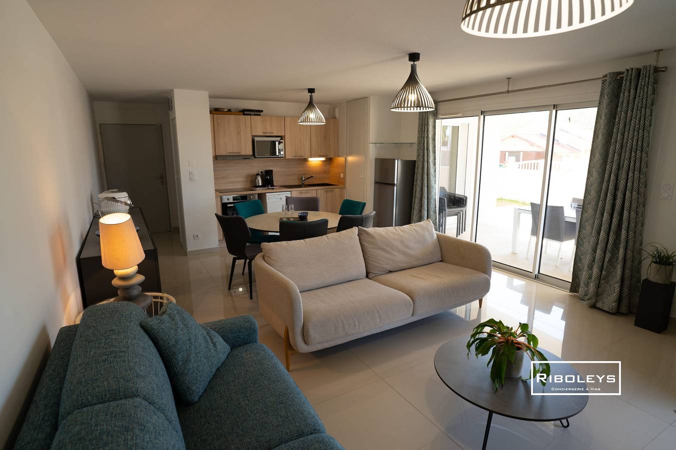 Entire apartment, Grand T3 neuf climatisé avec Wifi à 100m de la mer in Vias Plage, Vias