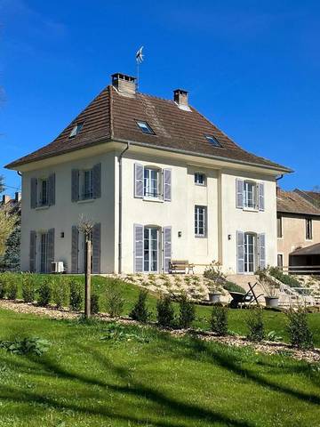 Chambre d’hôte pour 4 personnes, avec jardin et vue, adapté aux familles à Dole
