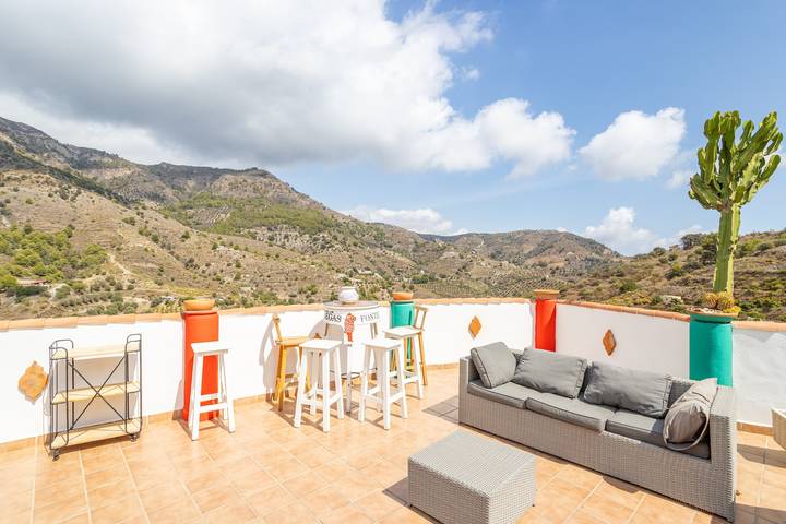 Ferienhaus 'Cortijo La Abuela' mit Bergblick, WLAN und Klimaanlage in Almuñecar, Costa Tropical