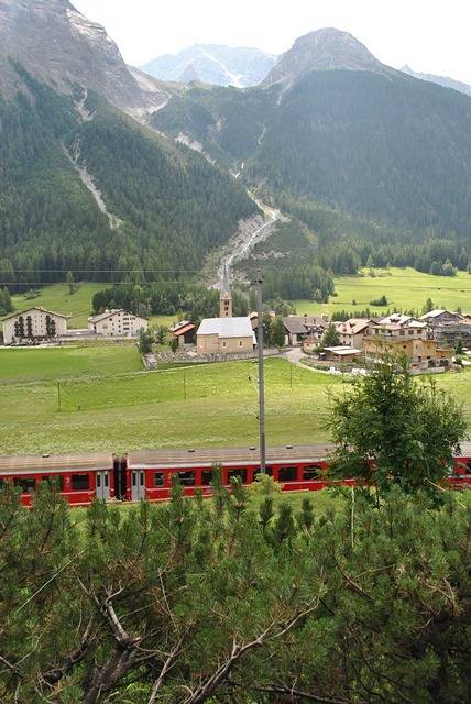 Ganze Ferienwohnung, Chesa Rievanot - 3 1/2 Zimmerwohnung, 5 Betten in Bergün, Engadin