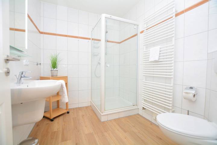 Ganze Wohnung, Watthof Wohnung 12
Gemütliche Wohnung in ruhiger Lage & Eintritt in die Meerzeit in Stinteck, Westerdeichstrich