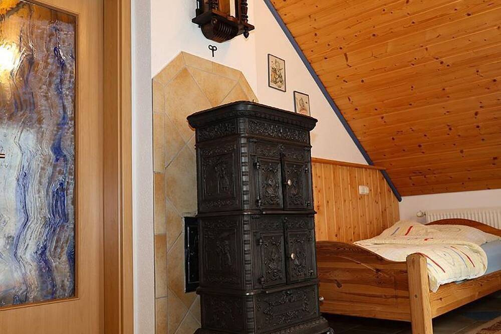 Ganze Wohnung, 5-Bett-Ferienwohnung Dusche/Wc mit Balkon - Ferienwohnungen Heck in Habscheid, Eifelkreis Bitburg-Prüm