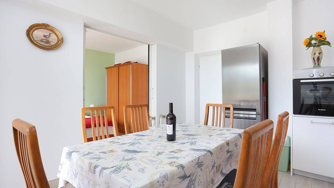 Ganze Ferienwohnung, Ferienwohnung für 6 Personen (56 m²) in Ražanj in Razanj, Šibenik-Knin