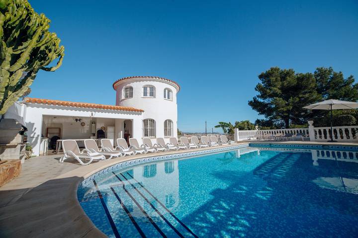Casa rural para 24 personas, con terraza y jardín en Marina Alta