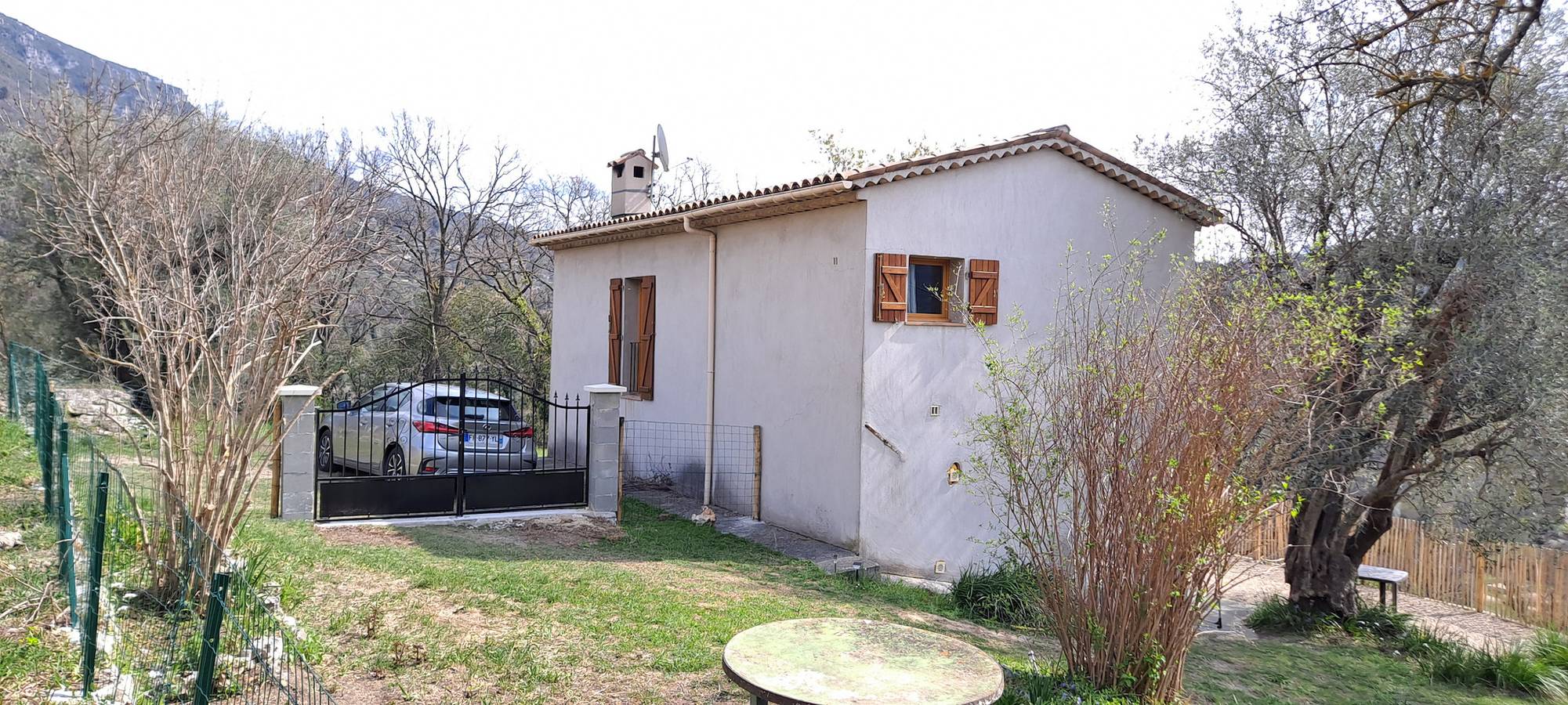 3 Bed House Sleeps 8 -Private Garden -Pets Ok in Le Bar-sur-Loup, Region de Cannes