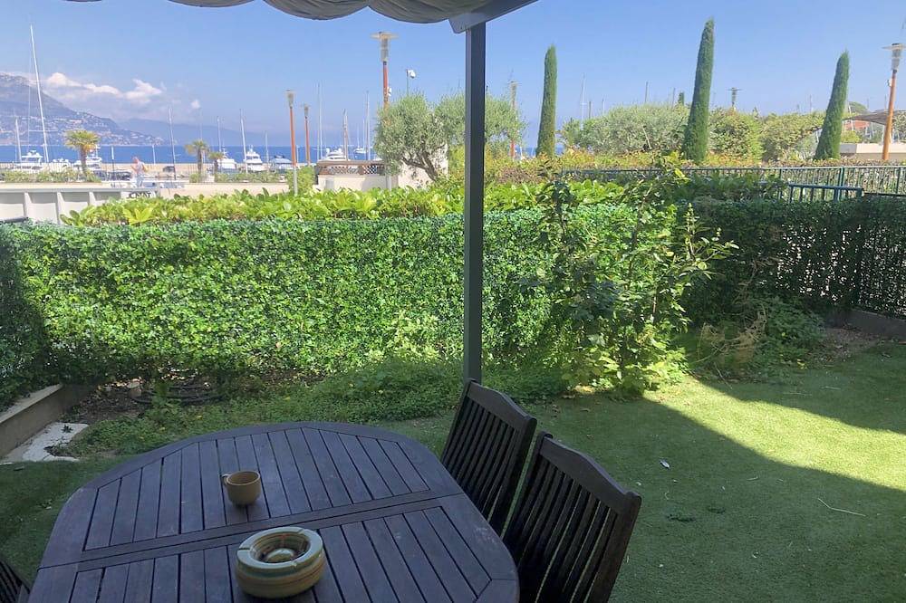 Entire apartment, Facing the sea 2 minutes from the beaches in Saint-Jean-Cap-Ferrat, Mediterranean Coast (France)