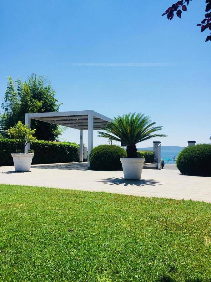 Skipper White Guest House in Skipper by Sandro Beach, Trevignano Romano
