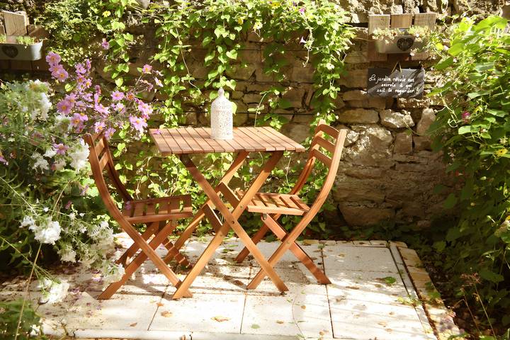 Gîte Les Trois Collines: Private Terrasse, Garten & Wlan in Val-Revermont in Val-Revermont, Französischer Jura