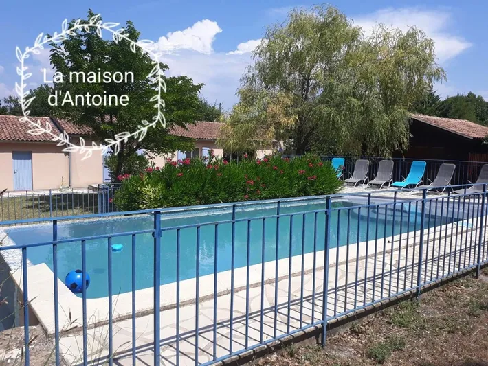 Ferienhaus für 8 Personen, mit Kinderpool und Garten sowie Ausblick und Pool - 1