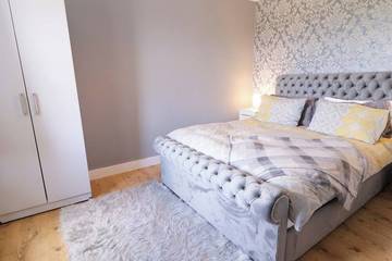 Log Cabin for 4 People in County Fermanagh, Photo 1