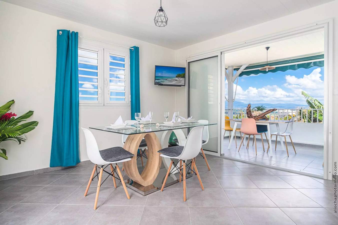 Bungalow Chic : Vue Mer & Montagne (Bleu) in Rivière-Salée, Martinique