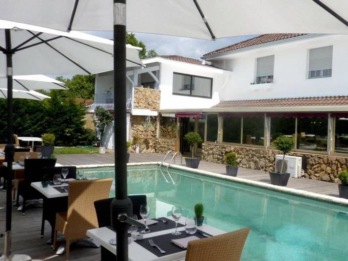 Hôtel pour 2 personnes, avec piscine ainsi que jardin et terrasse