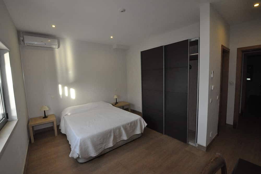 Haus mit 9 Schlafzimmern, 9 Bädern, Klimaanlage, beheiztem Pool auf Anfrage, gim. in Silves, Faro Distrikt