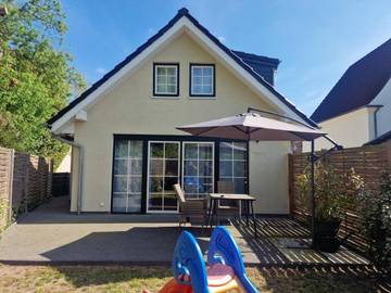 Ferienwohnung für 4 Personen, mit Ausblick und Garten in Bremen