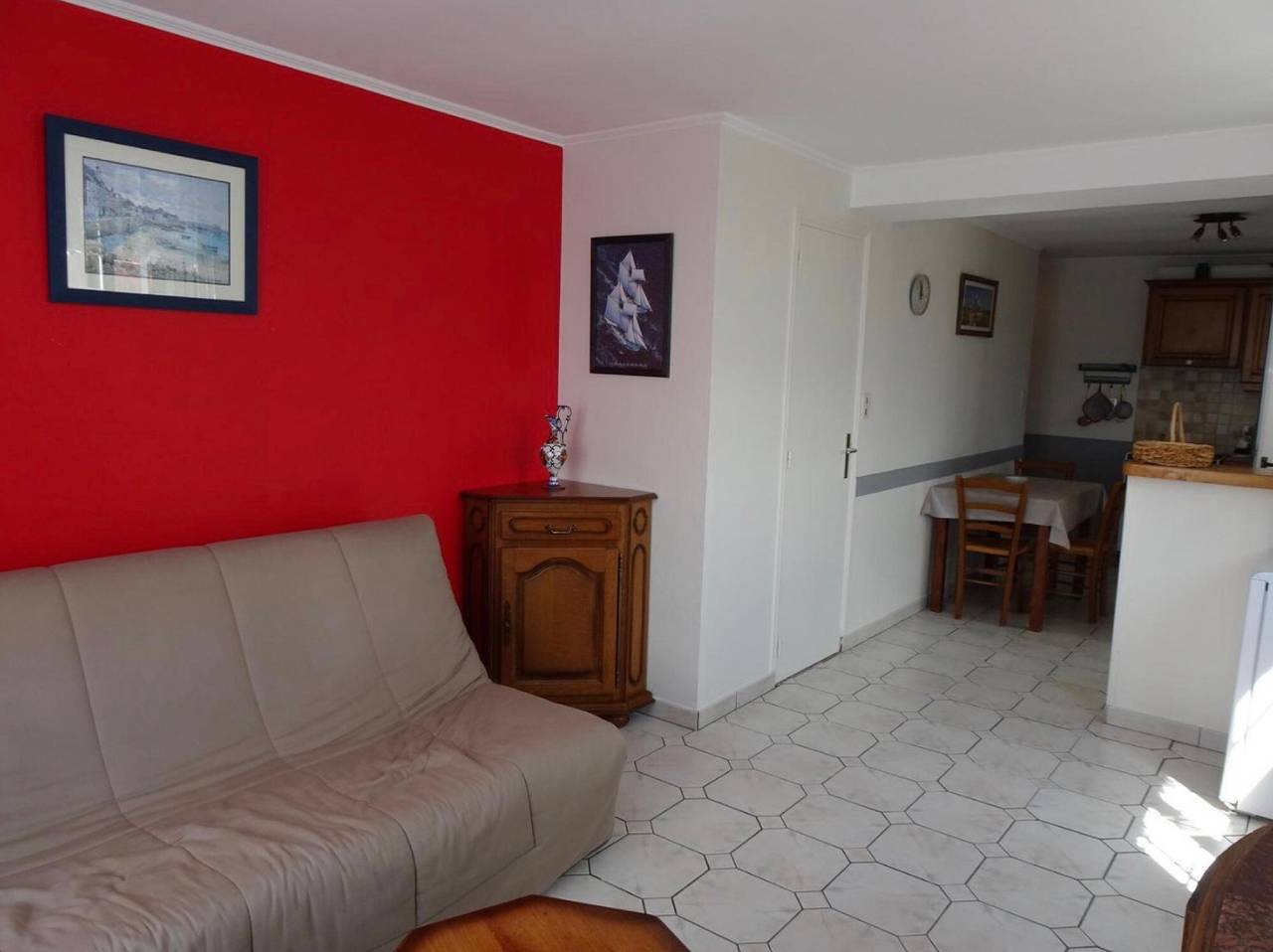 Maison de vacances « Gîte Ty Véranda » avec terrasse privée et jardin commun in Plomodiern, Iroise