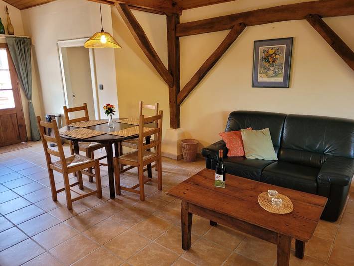 Holiday Home 'Gite Syrah' with Shared Pool, Private Terrace, and Wifi in Saint-Saud-Lacoussière, Périgord-Limousin Regional Nature Park