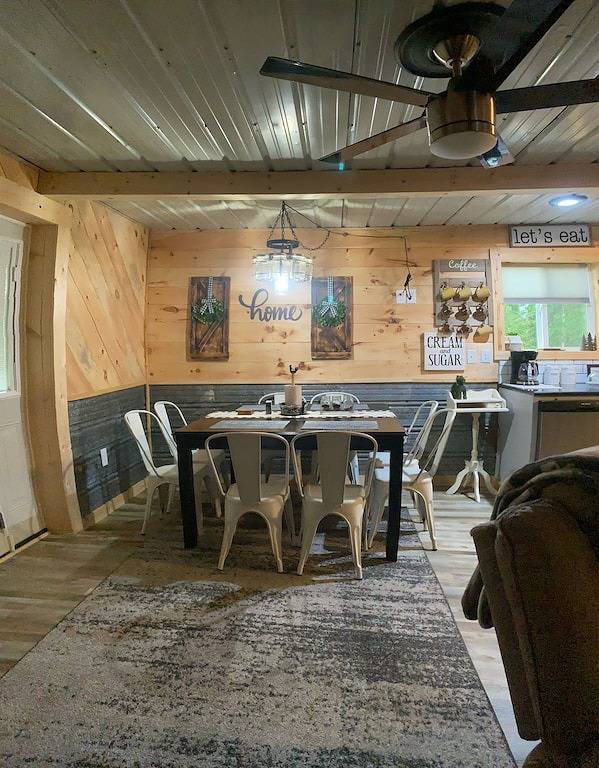 Escape to your cozy cabin near Daniel Boone National Forest & Lake Cumberland in Daniel Boone National Forest