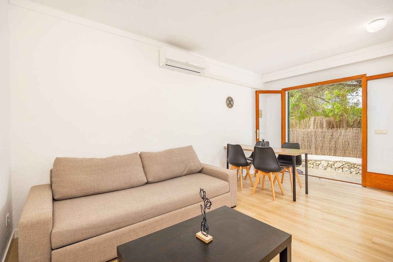 Entire apartment, Apartment "Felipe 1-3" with Pool, Wi-Fi & Terrace (Tourist Taxes Included) in Cala d'Or, Santanyí